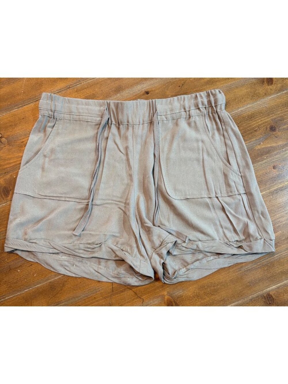 Jack Women's Taupe Drawstring Shorts with Pockets Size Large Relaxed Fit